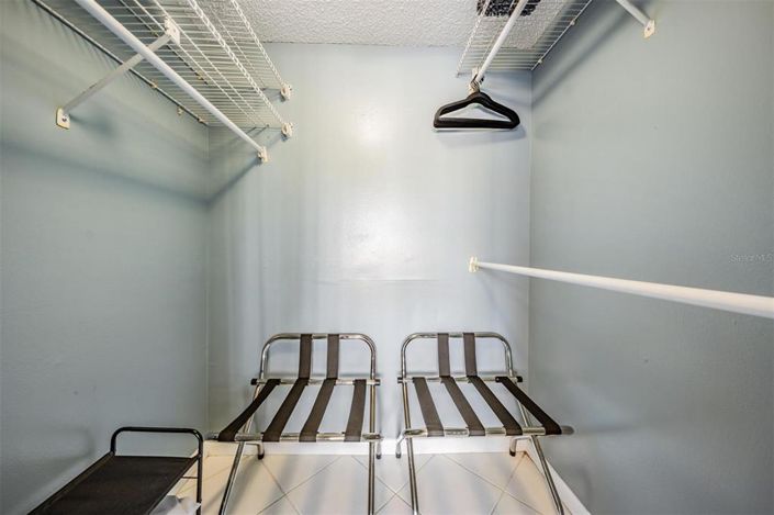 Image No.17-2 Bed Property for sale