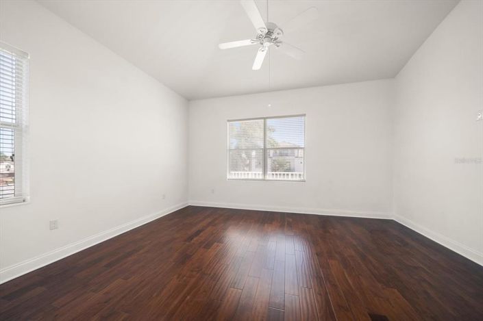 Image No.27-3 Bed Property for sale