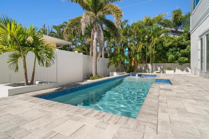 Image No.4-3 Bed Property for sale