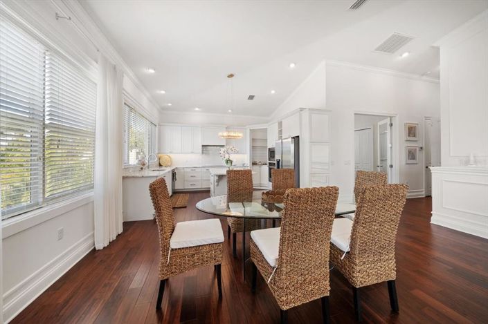 Image No.8-3 Bed Property for sale