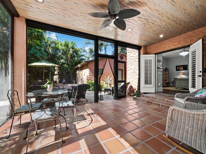 Image No.11-3 Bed Property for sale