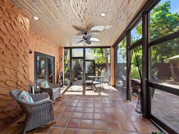 Image No.19-3 Bed Property for sale