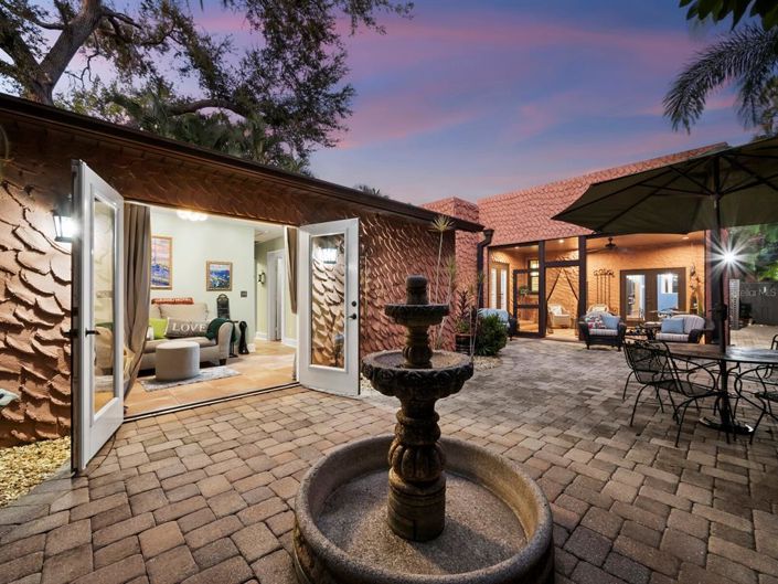 Image No.29-3 Bed Property for sale