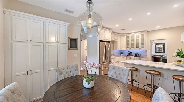 Image No.10-4 Bed Property for sale