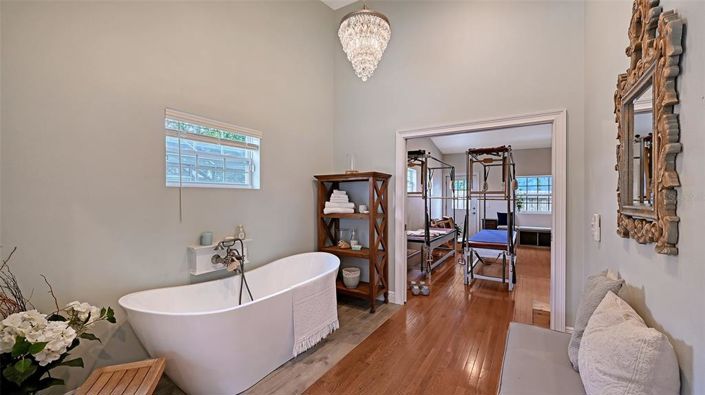 Image No.22-4 Bed Property for sale