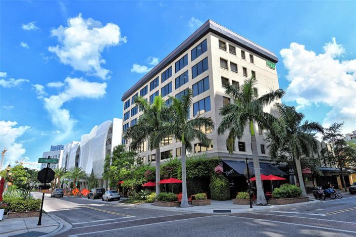 Image No.51-4 Bed Property for sale