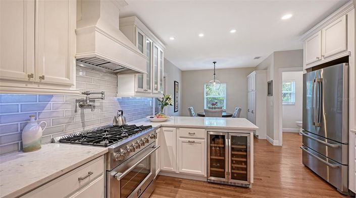 Image No.8-4 Bed Property for sale