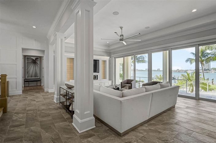 Image No.13-5 Bed Property for sale