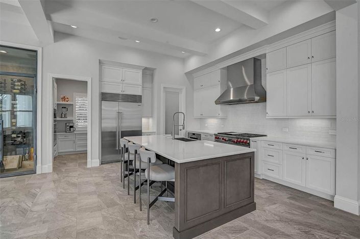 Image No.18-5 Bed Property for sale