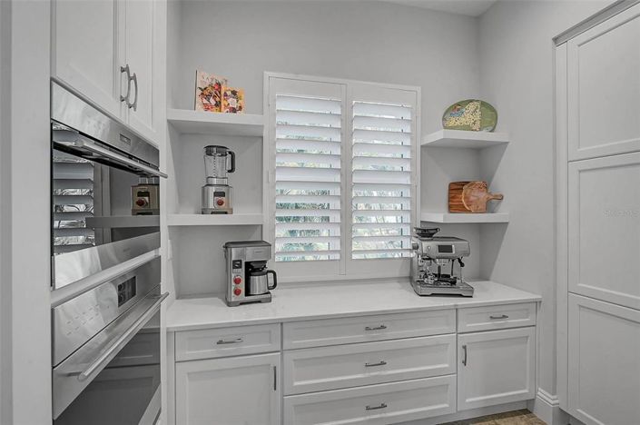 Image No.19-5 Bed Property for sale