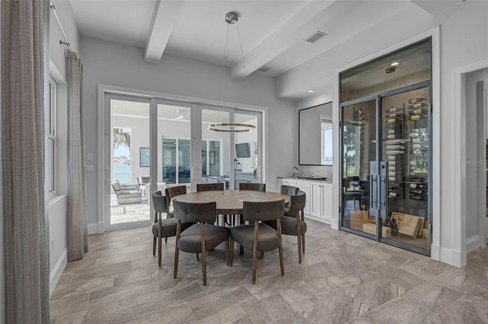 Image No.21-5 Bed Property for sale