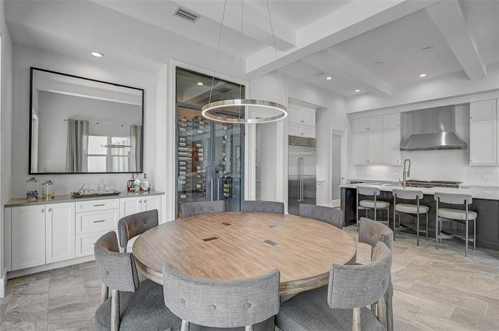 Image No.22-5 Bed Property for sale