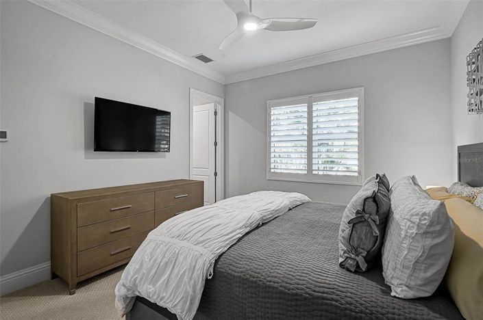 Image No.26-5 Bed Property for sale