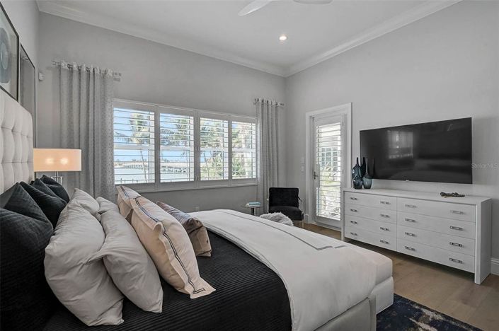 Image No.29-5 Bed Property for sale