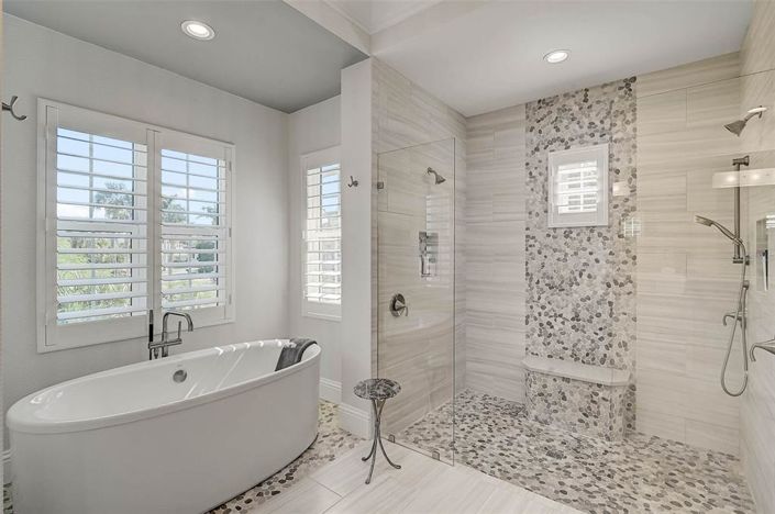 Image No.35-5 Bed Property for sale