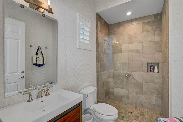 Image No.55-5 Bed Property for sale