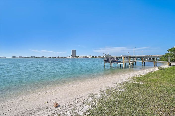 Image No.75-5 Bed Property for sale