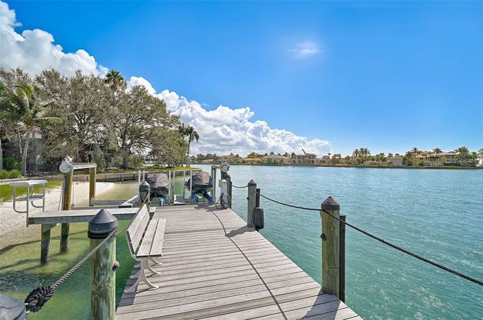 Image No.79-5 Bed Property for sale