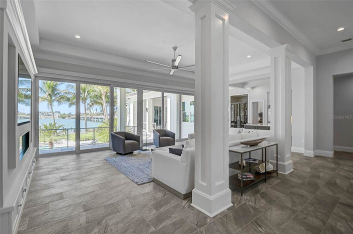 Image No.8-5 Bed Property for sale