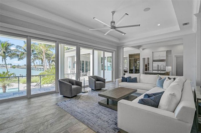 Image No.9-5 Bed Property for sale