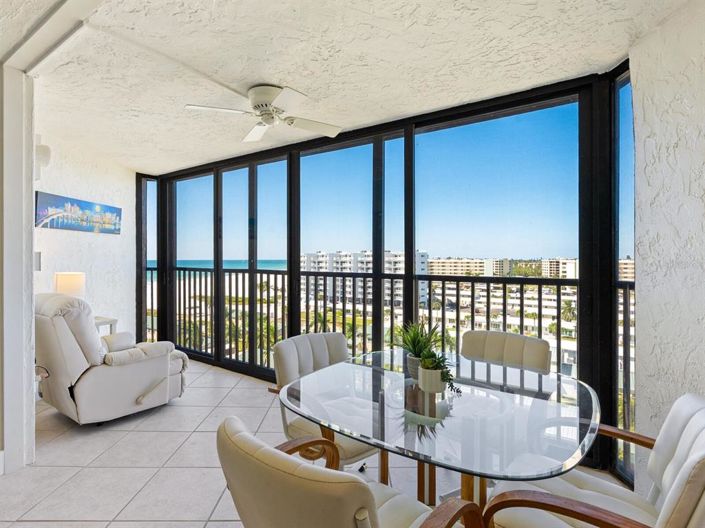 Image No.10-2 Bed Property for sale