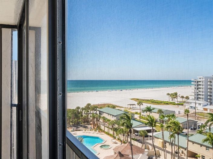 Image No.11-2 Bed Property for sale