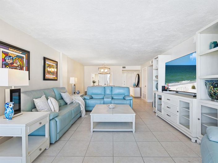 Image No.12-2 Bed Property for sale