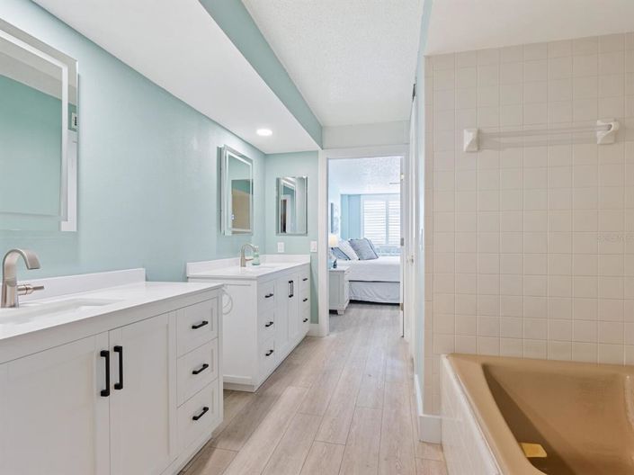 Image No.24-2 Bed Property for sale