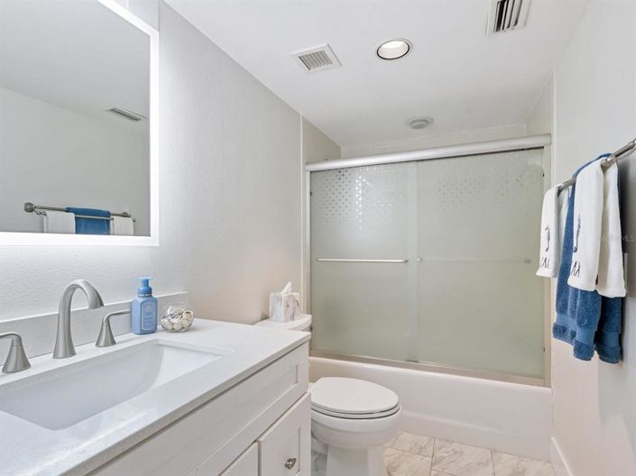 Image No.27-2 Bed Property for sale