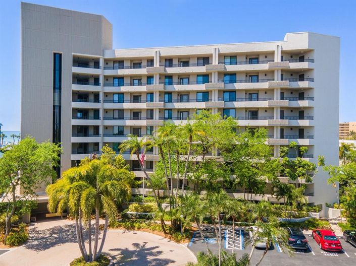 Image No.4-2 Bed Property for sale