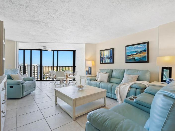 Image No.8-2 Bed Property for sale