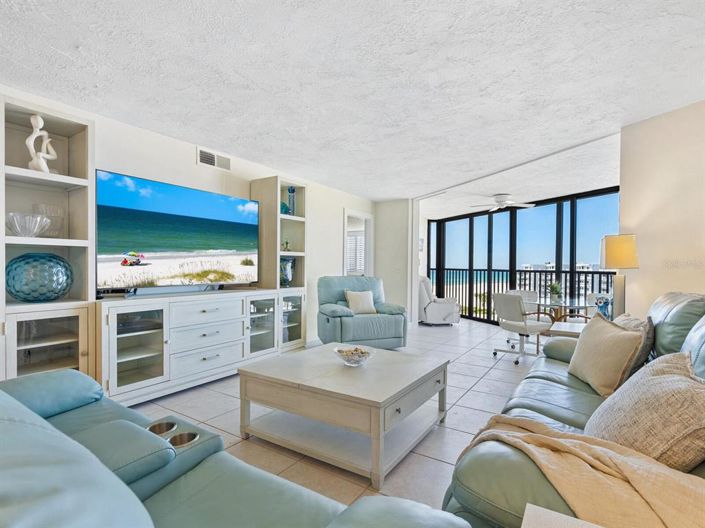 Image No.9-2 Bed Property for sale