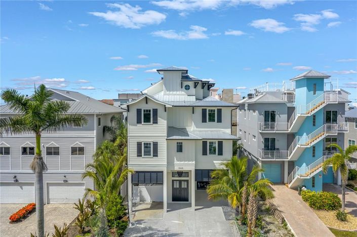 Image No.1-8 Bed Property for sale