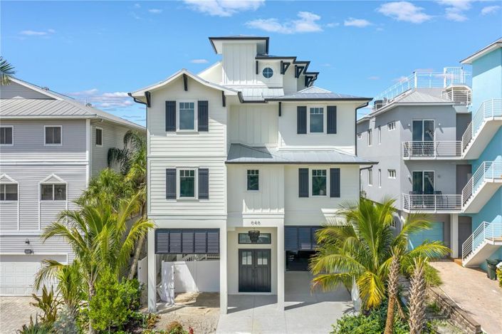 Image No.2-8 Bed Property for sale