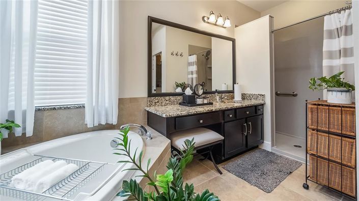 Image No.27-4 Bed Property for sale