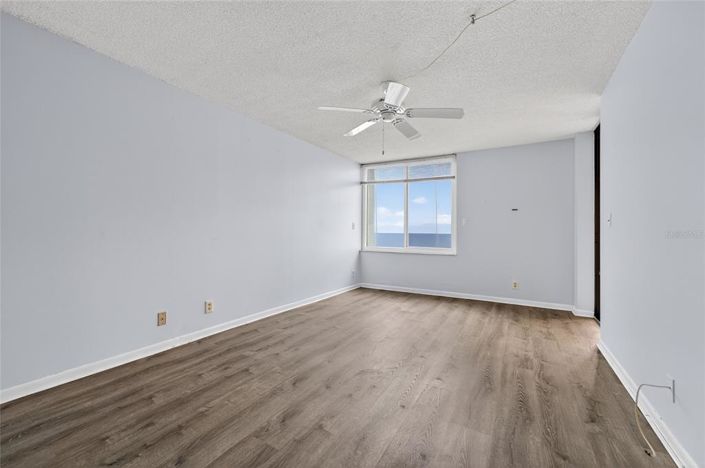 Image No.12-2 Bed Property for sale