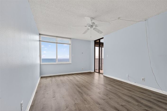 Image No.13-2 Bed Property for sale