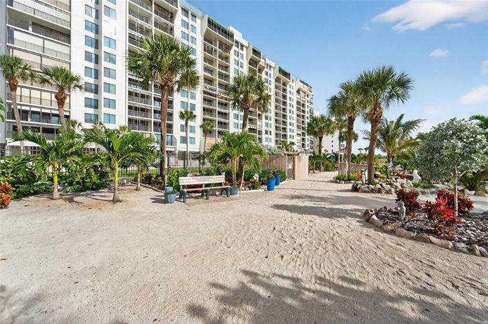 Image No.28-2 Bed Property for sale