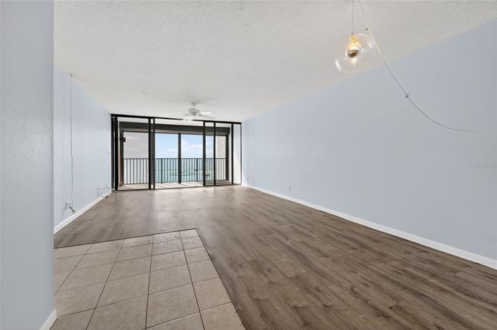 Image No.3-2 Bed Property for sale