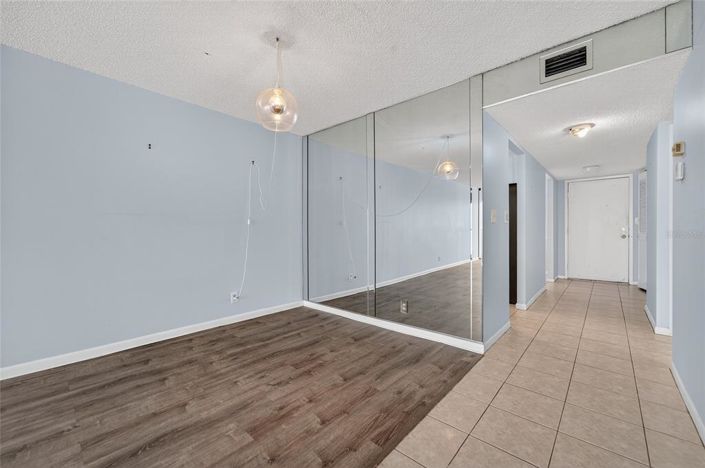 Image No.9-2 Bed Property for sale