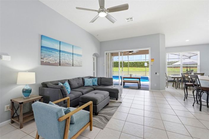 Image No.9-Propriété de 4 chambres à vendre à Kissimmee