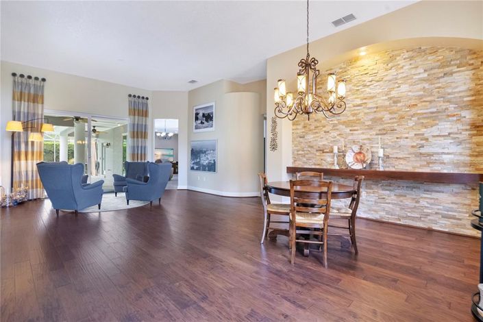 Image No.5-Propriété de 4 chambres à vendre à Orlando