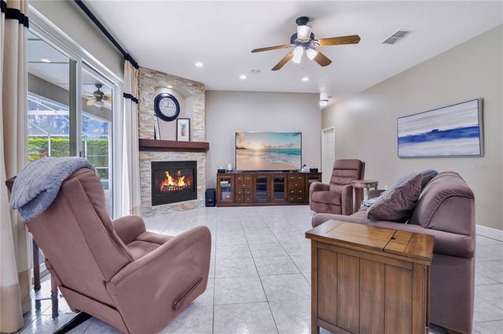 Image No.9-Propriété de 4 chambres à vendre à Orlando