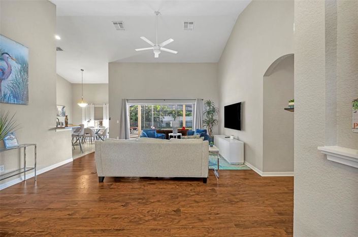 Image No.3-Propriété de 4 chambres à vendre à Davenport