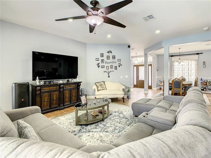 Image No.12-5 Bed Property for sale