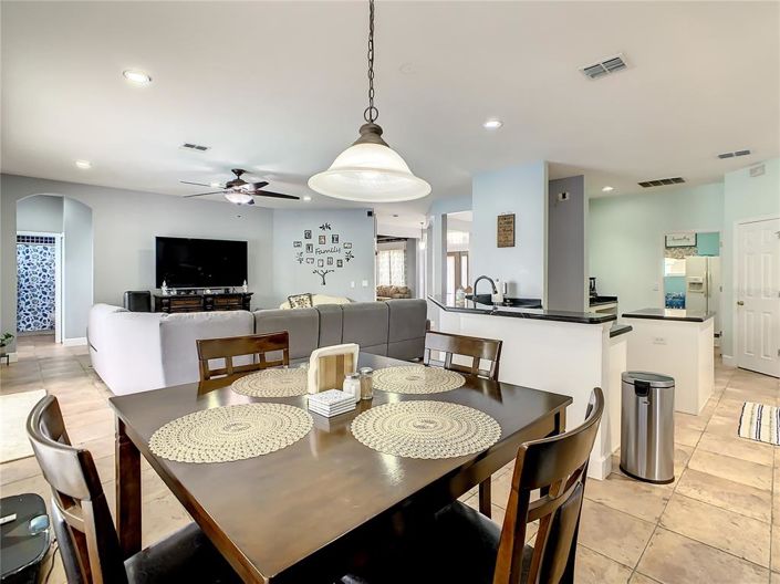 Image No.15-5 Bed Property for sale