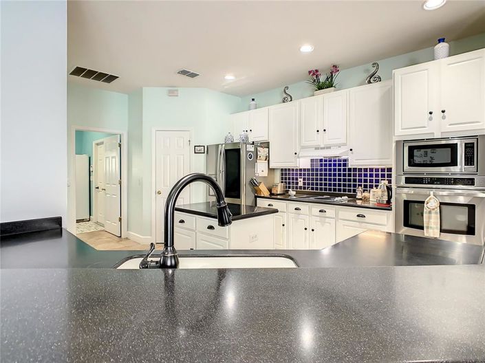 Image No.18-5 Bed Property for sale