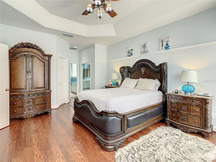 Image No.25-5 Bed Property for sale