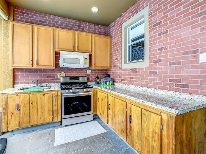 Image No.48-5 Bed Property for sale