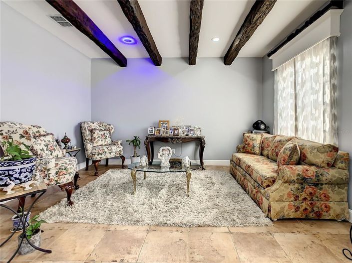 Image No.5-5 Bed Property for sale